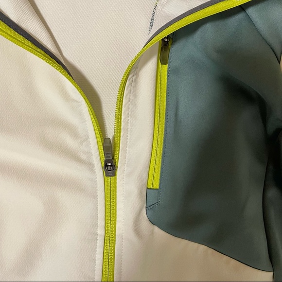 Columbia Light Weight Active Wear Jacket / Size M - Picture 4 of 10